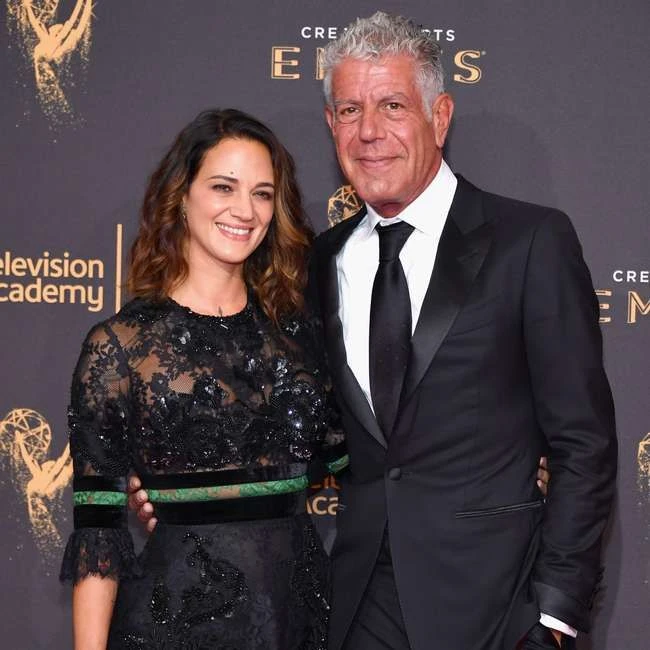 Anthony Bourdain liebt und verbindet