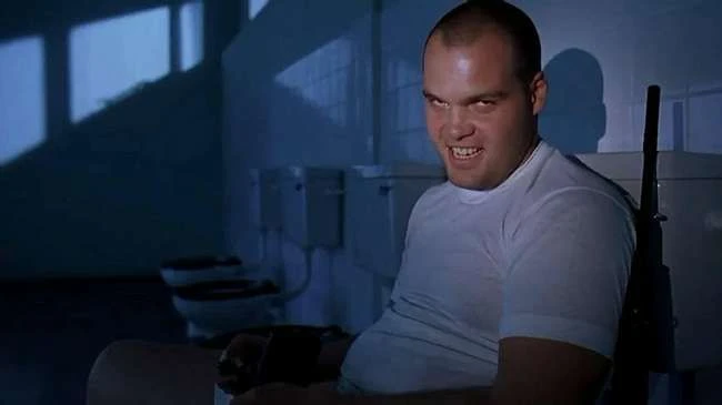 Vincent D'Onofrio ist in allem großartig - auch wenn Sie ihn die Hälfte der Zeit nicht erkennen