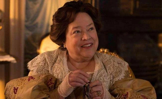 Alle Rollen von Kathy Bates in 'American Horror Story', von Fans geordnet