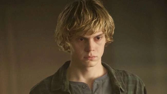 Alle Rollen von Evan Peters in 'American Horror Story', von Fans geordnet