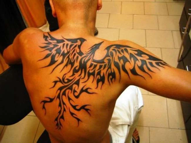 Stammes-Tattoos und Designs