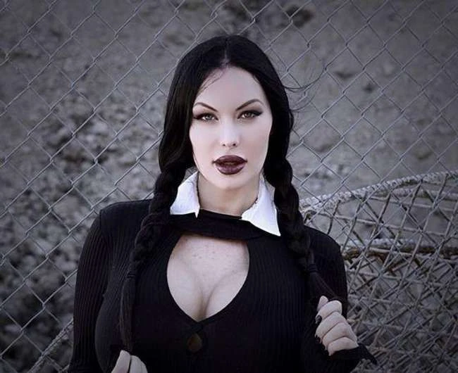 Mittwoch Addams Cosplays, die Fans von 'Addams Family' unbehaglich machen könnten