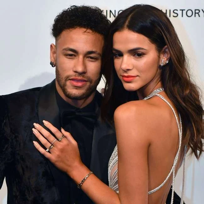 Neymar liebt und verbindet